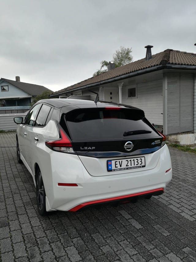2018 NISSAN LEAF - 11
