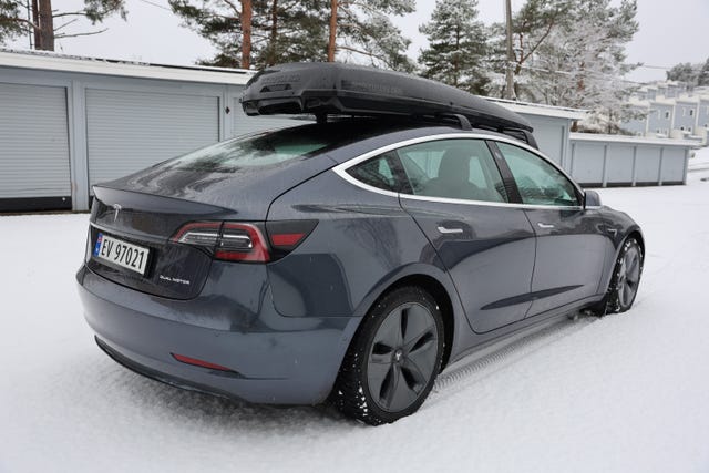 5YJ3E7EB5KF445498 2019 TESLA MODEL 3-4