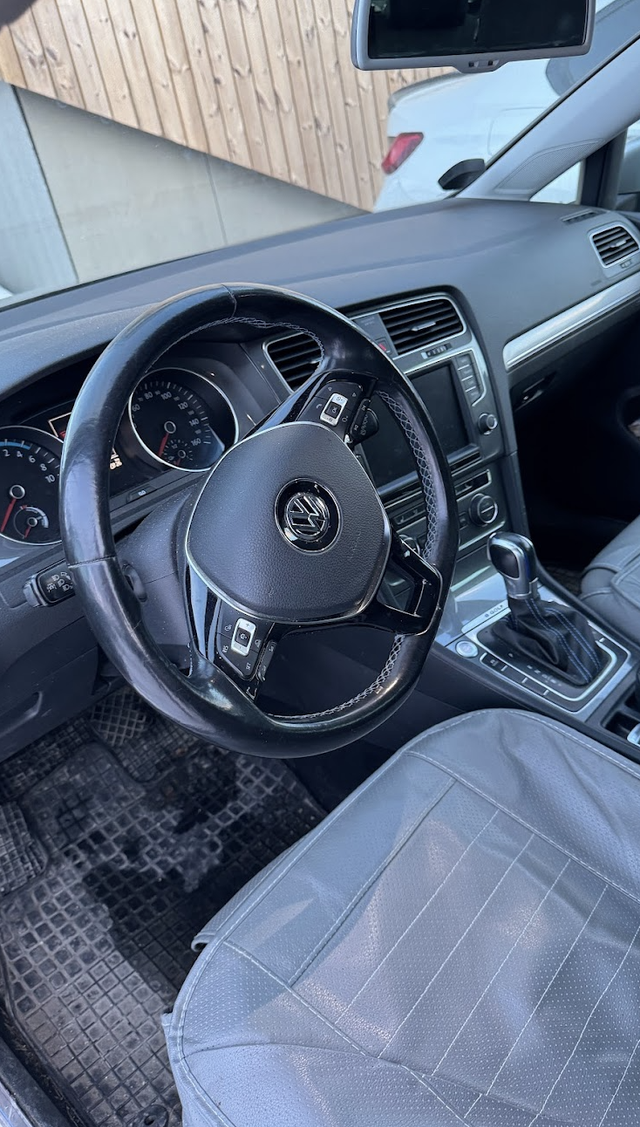 2015 VOLKSWAGEN GOLF - 24