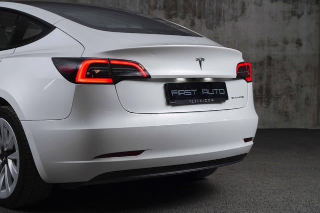 2021 TESLA MODEL 3 - 9