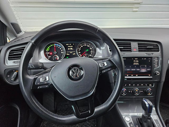 2015 VOLKSWAGEN GOLF - 10