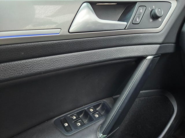 2015 VOLKSWAGEN GOLF - 15