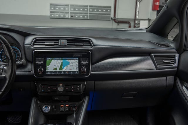 2018 NISSAN LEAF - 31