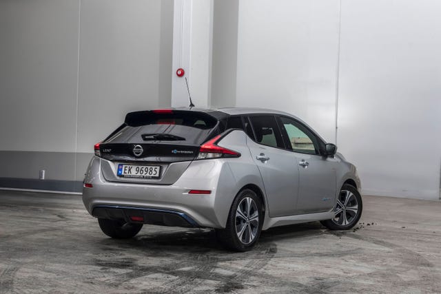 SJNFAAZE1U0018404 2018 NISSAN LEAF-5