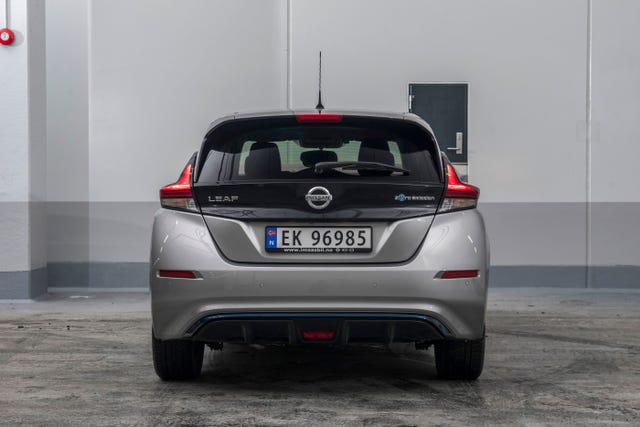 SJNFAAZE1U0018404 2018 NISSAN LEAF-4