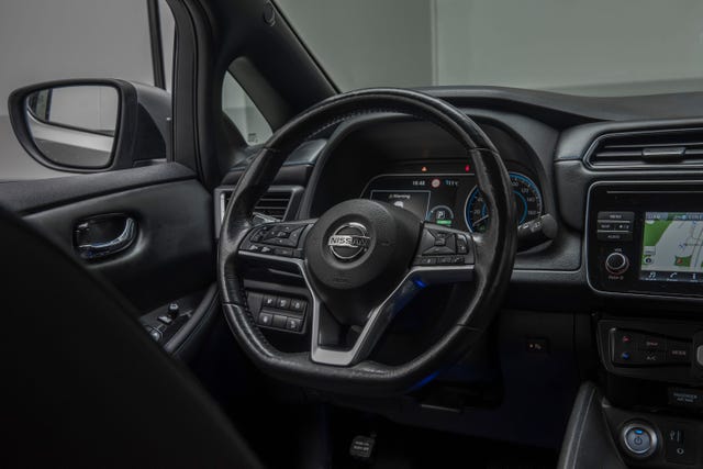 2018 NISSAN LEAF - 26