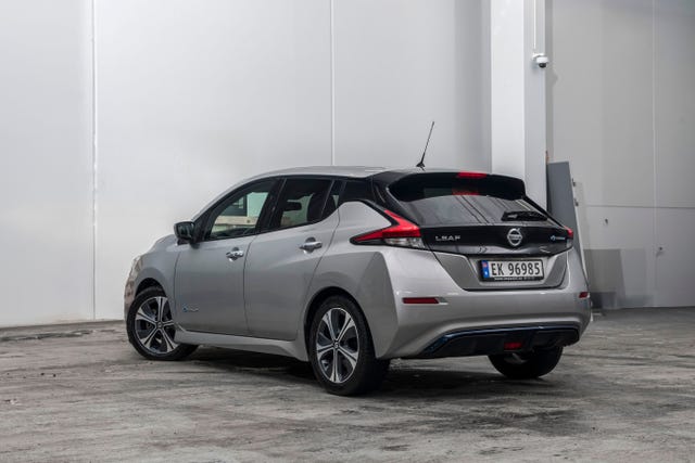 SJNFAAZE1U0018404 2018 NISSAN LEAF-3