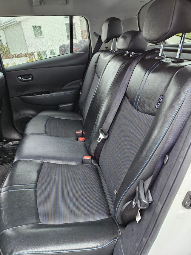 2018 NISSAN LEAF - 11