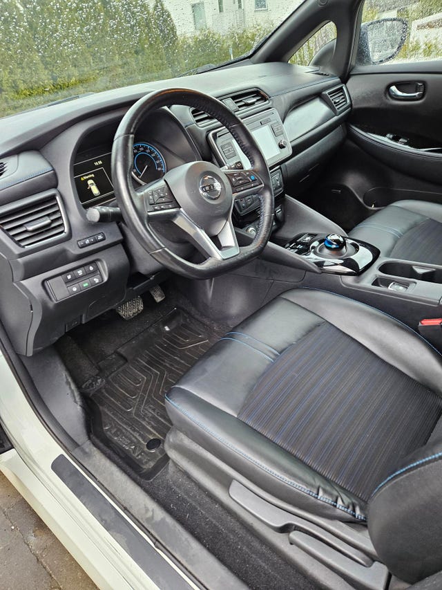 2018 NISSAN LEAF - 9