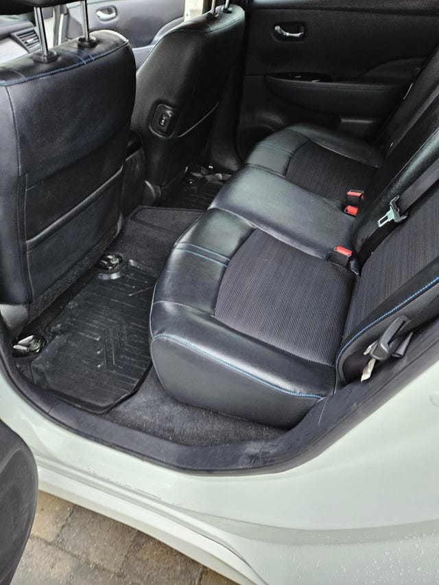 2018 NISSAN LEAF - 15