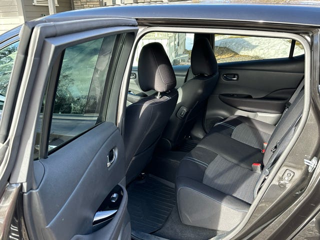 2018 NISSAN LEAF - 11