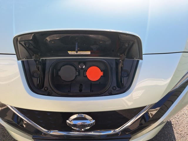 SJNFAAZE1U0017494 2018 NISSAN LEAF-4