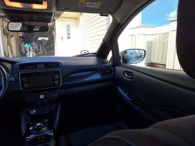 2018 NISSAN LEAF - 11
