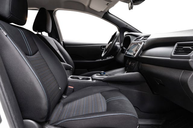 2021 NISSAN LEAF - 24