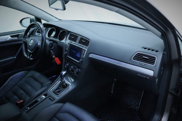 2015 VOLKSWAGEN GOLF - 11