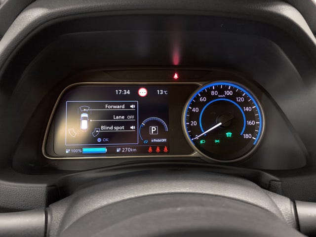2018 NISSAN LEAF - 11