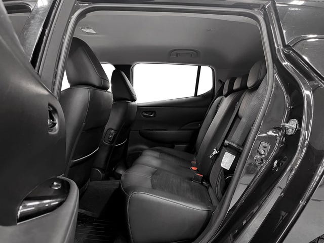 2018 NISSAN LEAF - 11