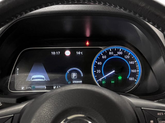 2018 NISSAN LEAF - 10
