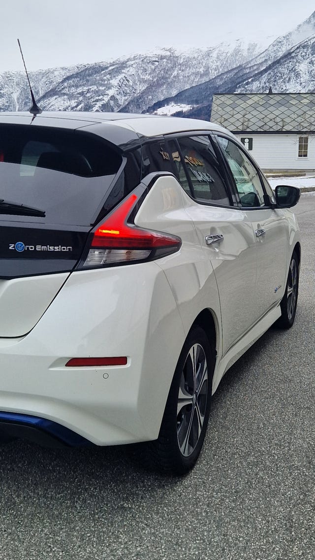 2018 NISSAN LEAF - 13