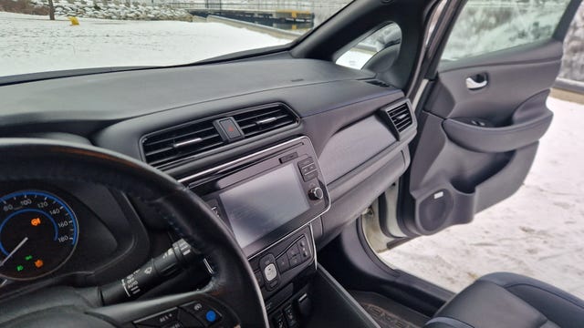 2018 NISSAN LEAF - 41
