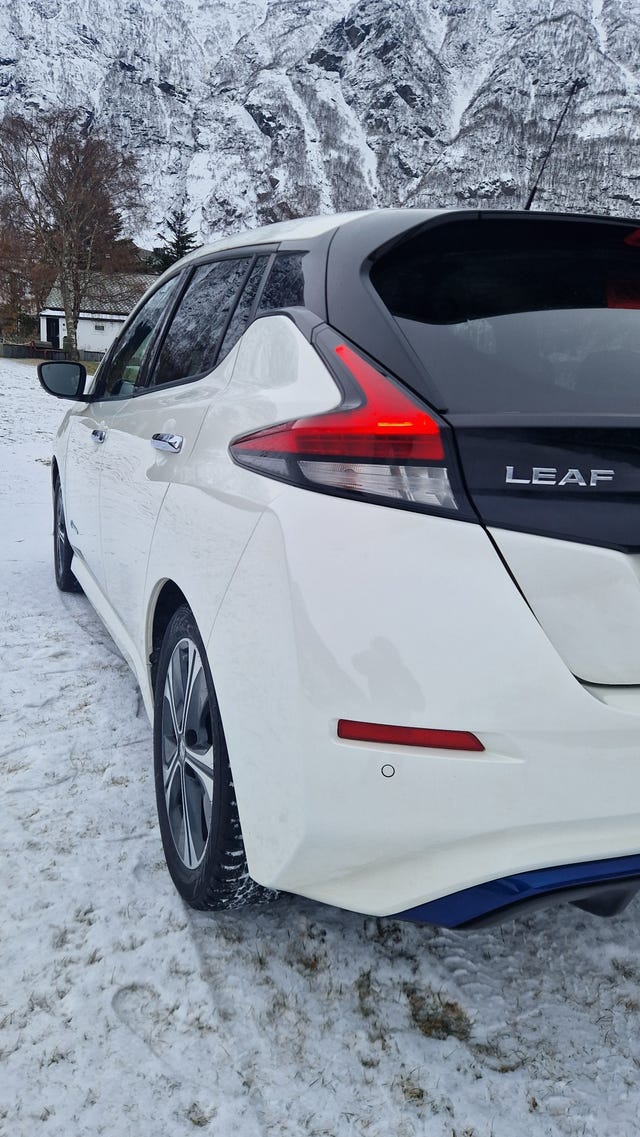 2018 NISSAN LEAF - 24