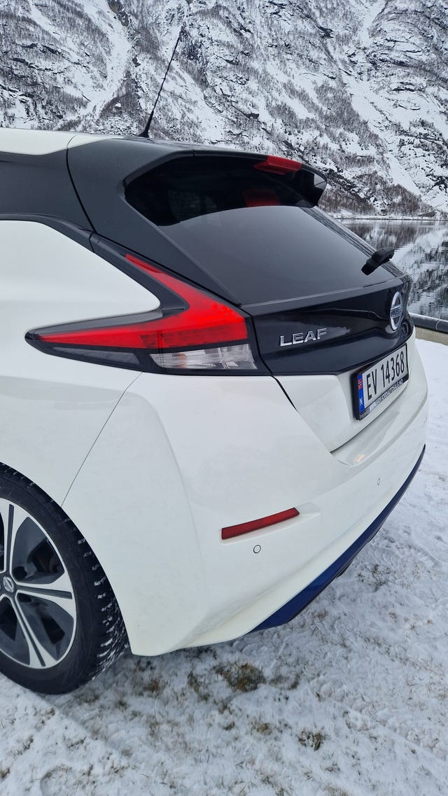 2018 NISSAN LEAF - 23