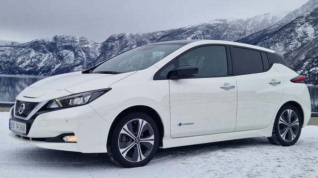2018 NISSAN LEAF - 28