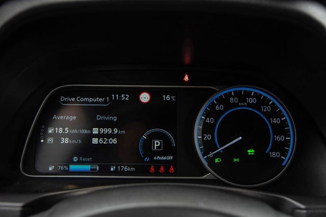 2018 NISSAN LEAF - 12