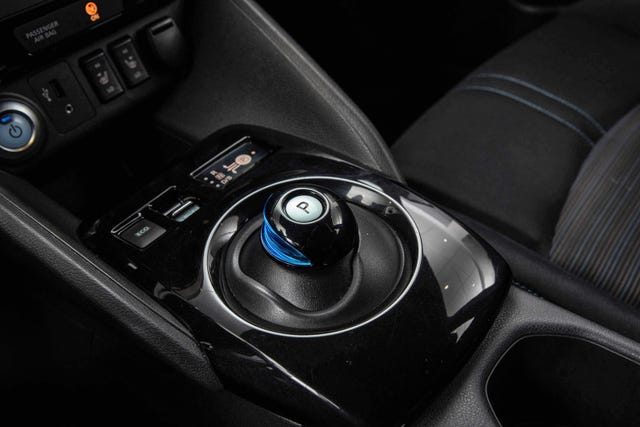 2018 NISSAN LEAF - 18