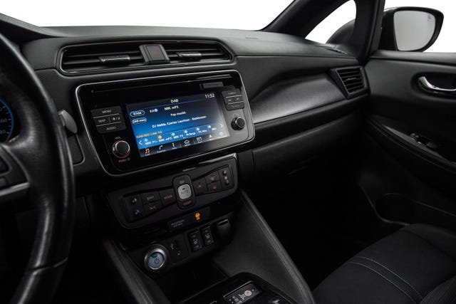 2018 NISSAN LEAF - 13