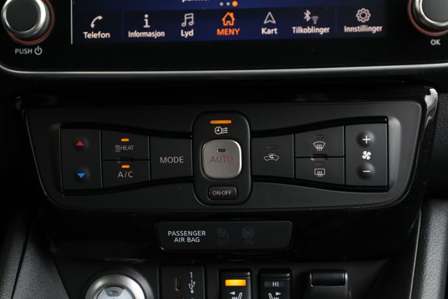 2022 NISSAN LEAF - 17