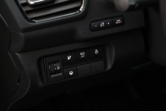 2022 NISSAN LEAF - 25