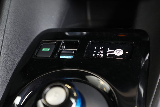 2022 NISSAN LEAF - 19