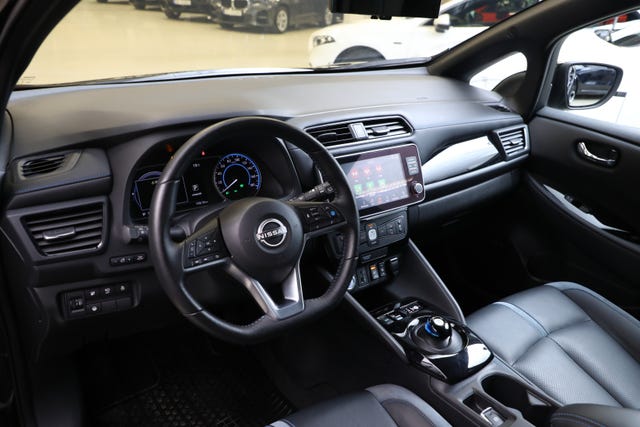 2022 NISSAN LEAF - 24