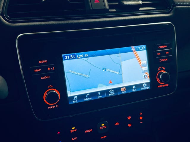 2018 NISSAN LEAF - 10