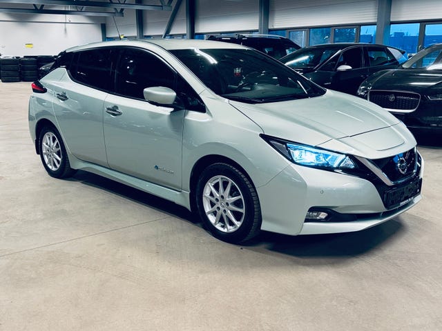 SJNFAAZE1U0004369 2018 NISSAN LEAF-2