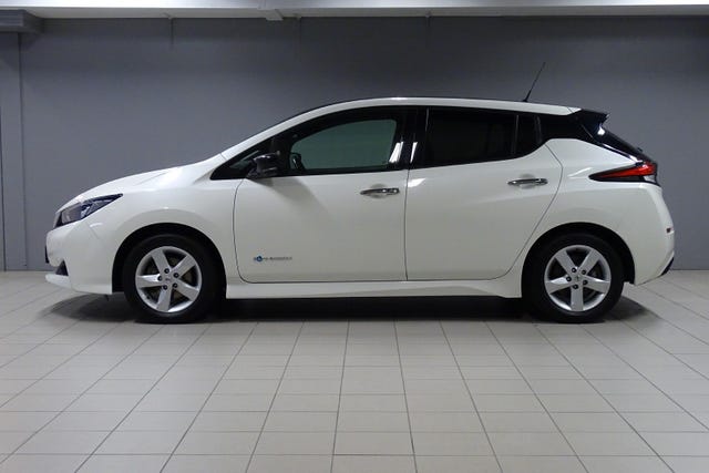SJNFAAZE1U0004961 2018 NISSAN LEAF-2