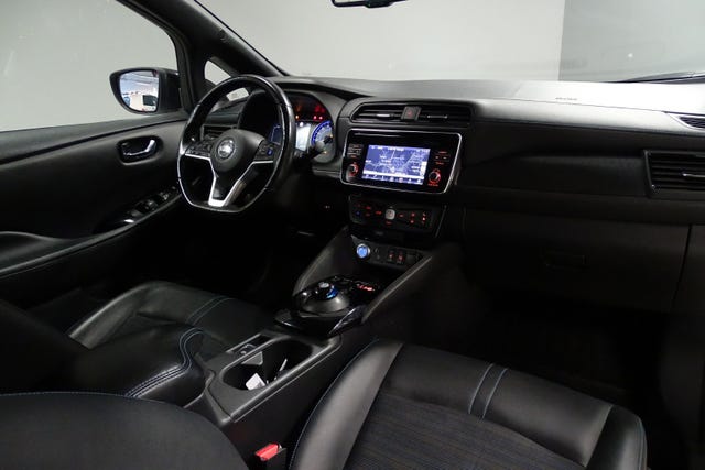 2018 NISSAN LEAF - 33