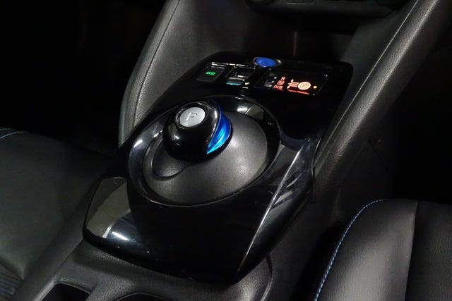2018 NISSAN LEAF - 38