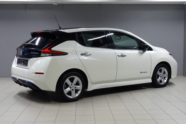 2018 NISSAN LEAF - 9