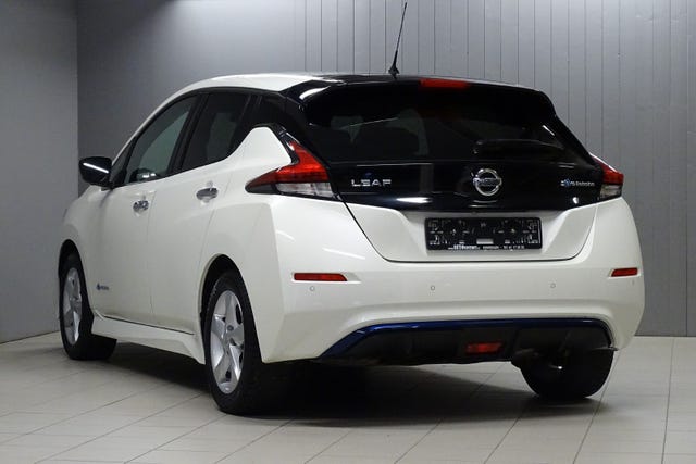 SJNFAAZE1U0004961 2018 NISSAN LEAF-3