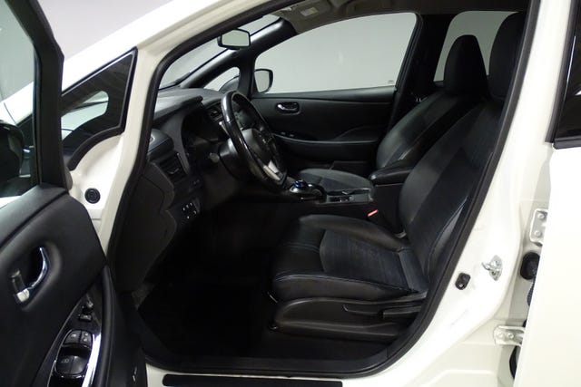 2018 NISSAN LEAF - 26