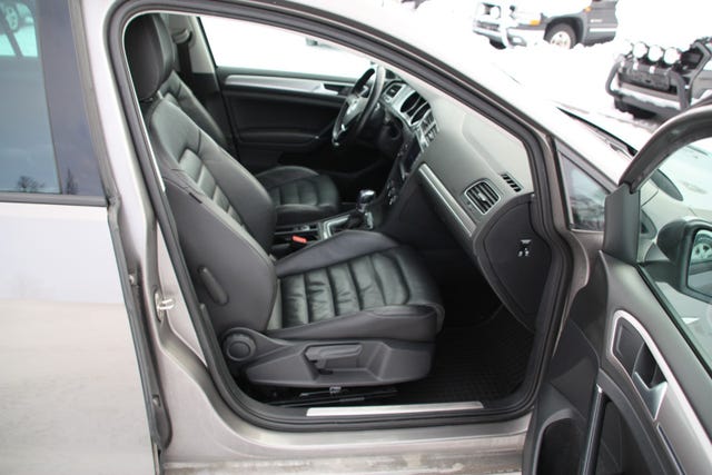 2015 VOLKSWAGEN GOLF - 24
