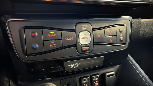 2018 NISSAN LEAF - 15