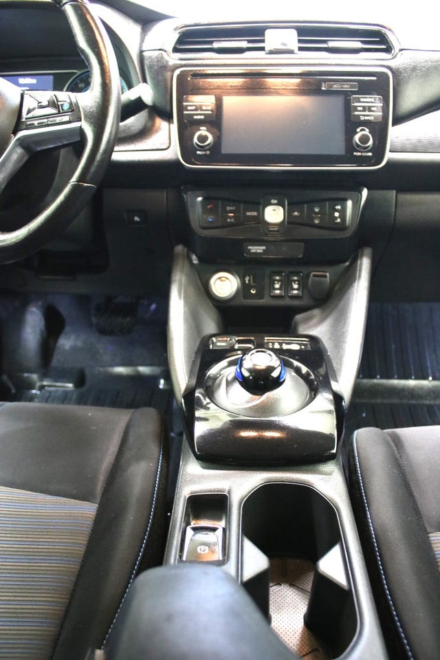2018 NISSAN LEAF - 12