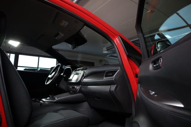 2018 NISSAN LEAF - 16