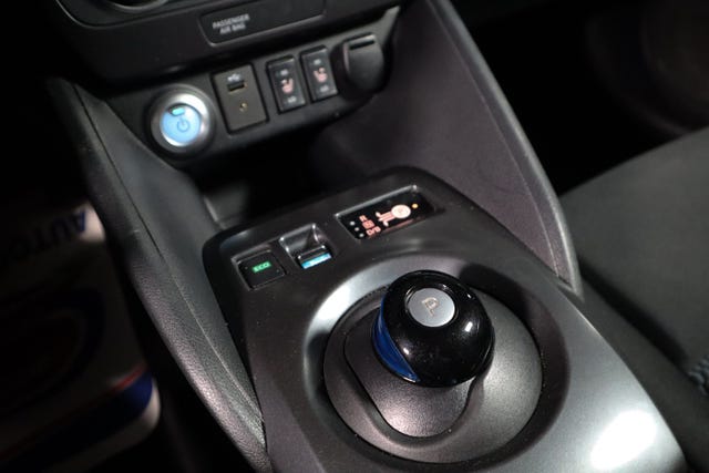 2018 NISSAN LEAF - 26