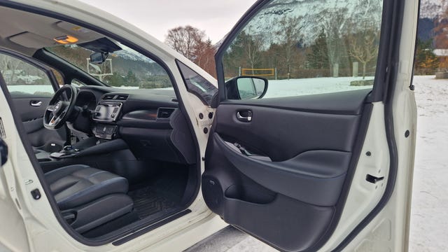 2018 NISSAN LEAF - 49