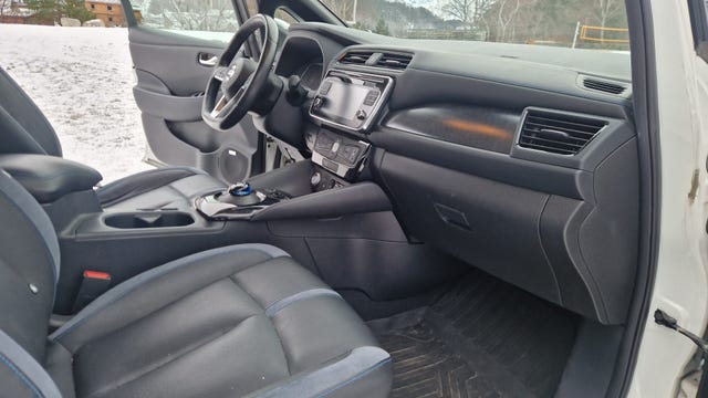 2018 NISSAN LEAF - 31