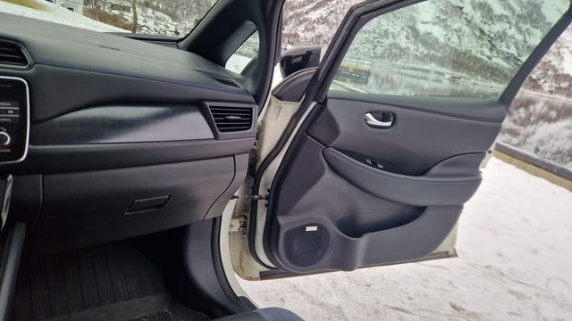2018 NISSAN LEAF - 57